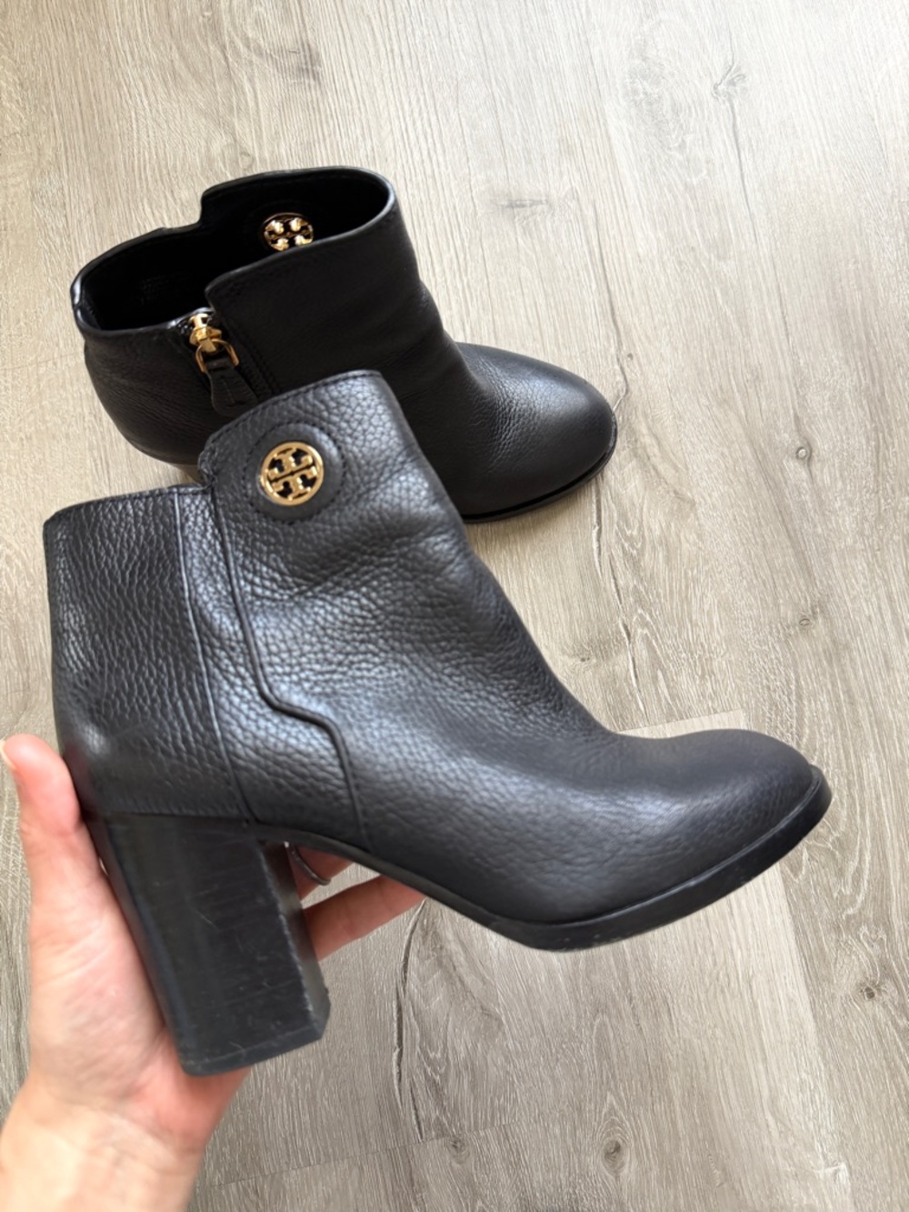Tory Burch Brown Junction Ankle
Block Heel Boots Size 7.5M
